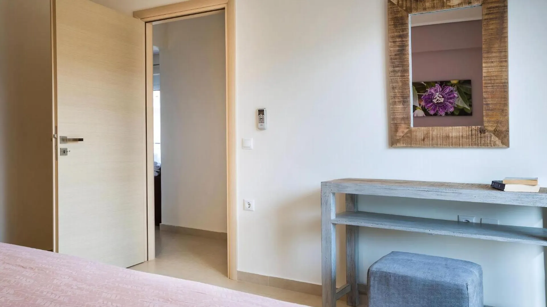 Deluxe Kefalonia Apartment Apartment Neroli 2 Bedroom Pool Karavomilos의 연락처